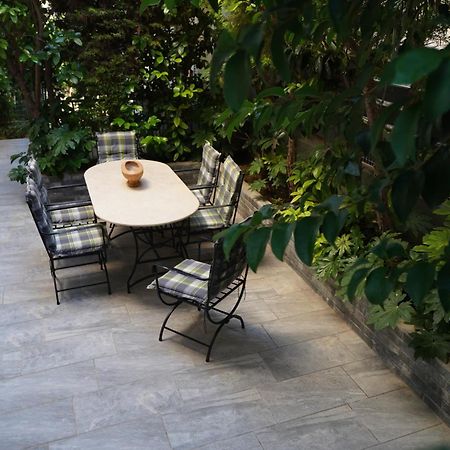 Garden Apartment Next To The Mall -Private Parking Atény Exteriér fotografie