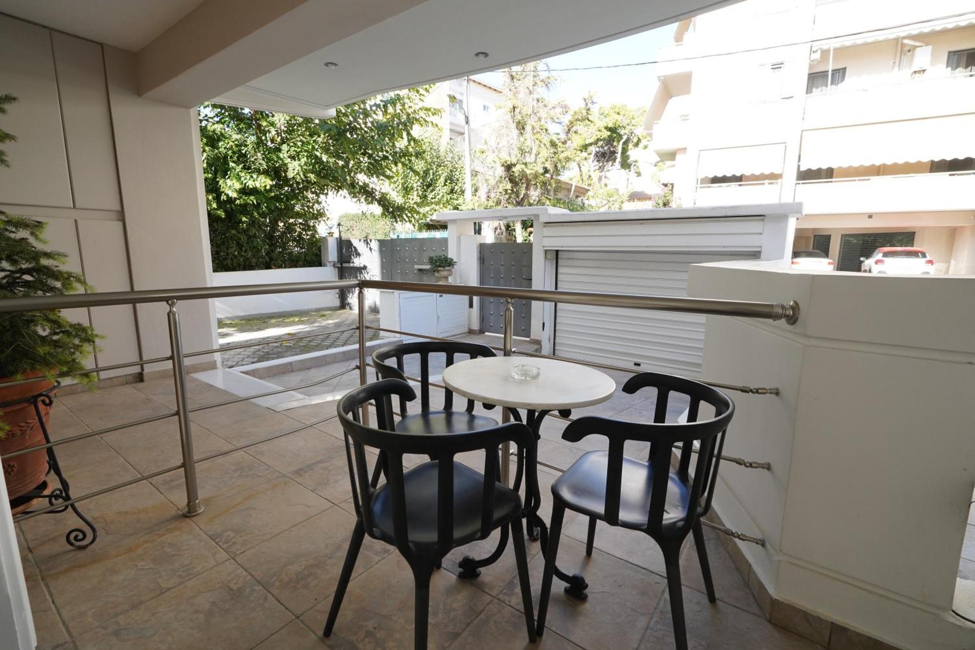 Garden Apartment Next To The Mall -Private Parking Atény Exteriér fotografie