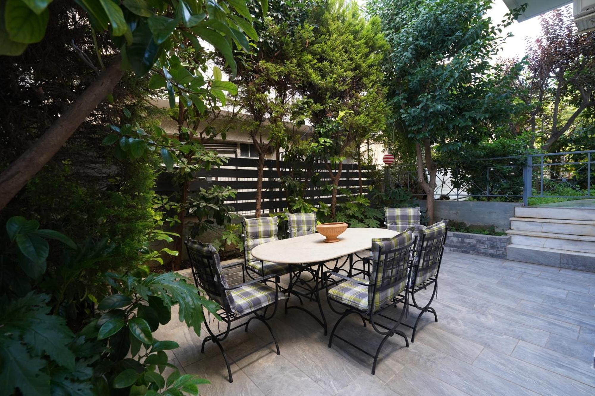 Garden Apartment Next To The Mall -Private Parking Atény Exteriér fotografie