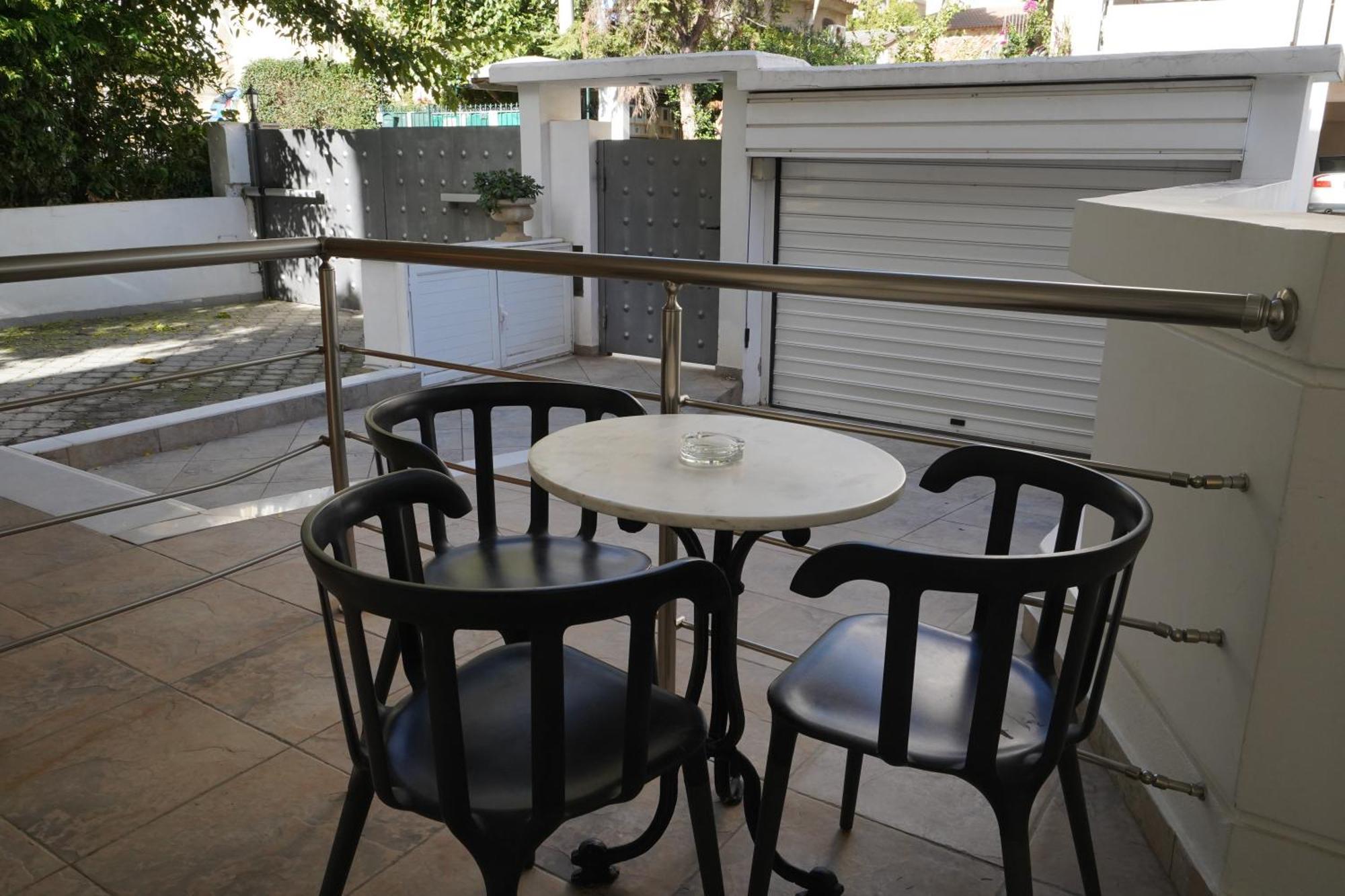 Garden Apartment Next To The Mall -Private Parking Atény Exteriér fotografie